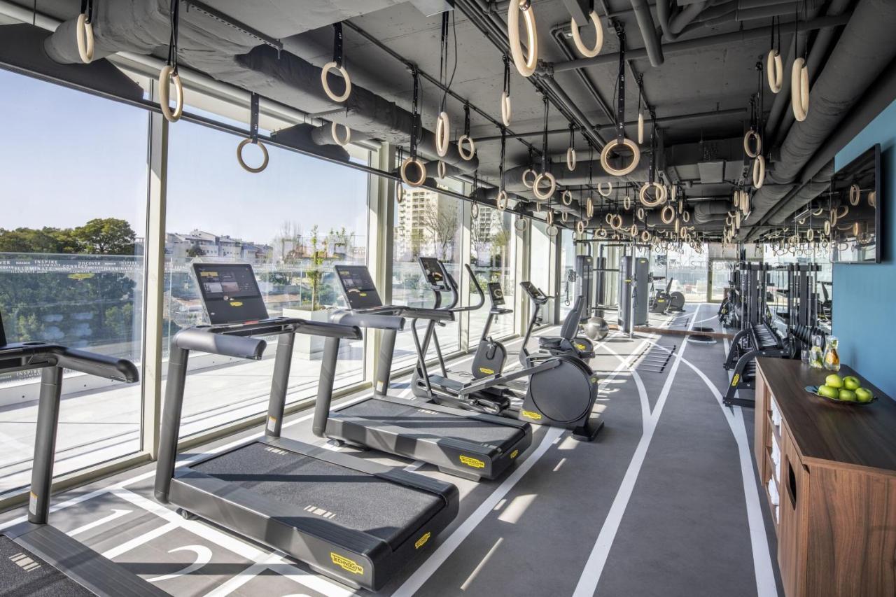 Renaissance Porto Lapa Hotel Exterior foto The gym at the 100m² Sky Club