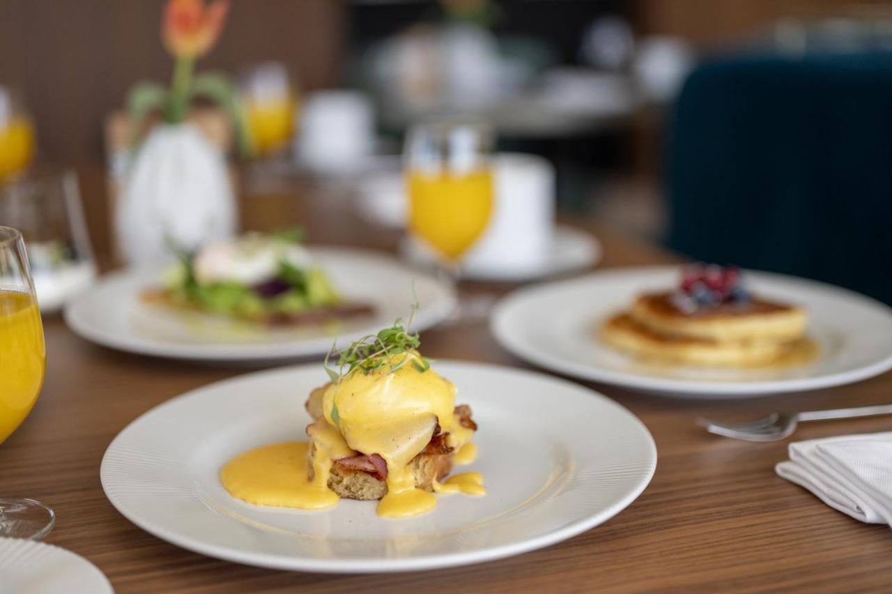 Renaissance Porto Lapa Hotel Exterior foto Eggs Benedict