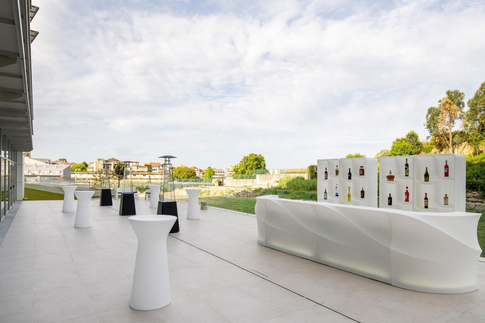 Renaissance Porto Lapa Hotel Exterior foto The terrace