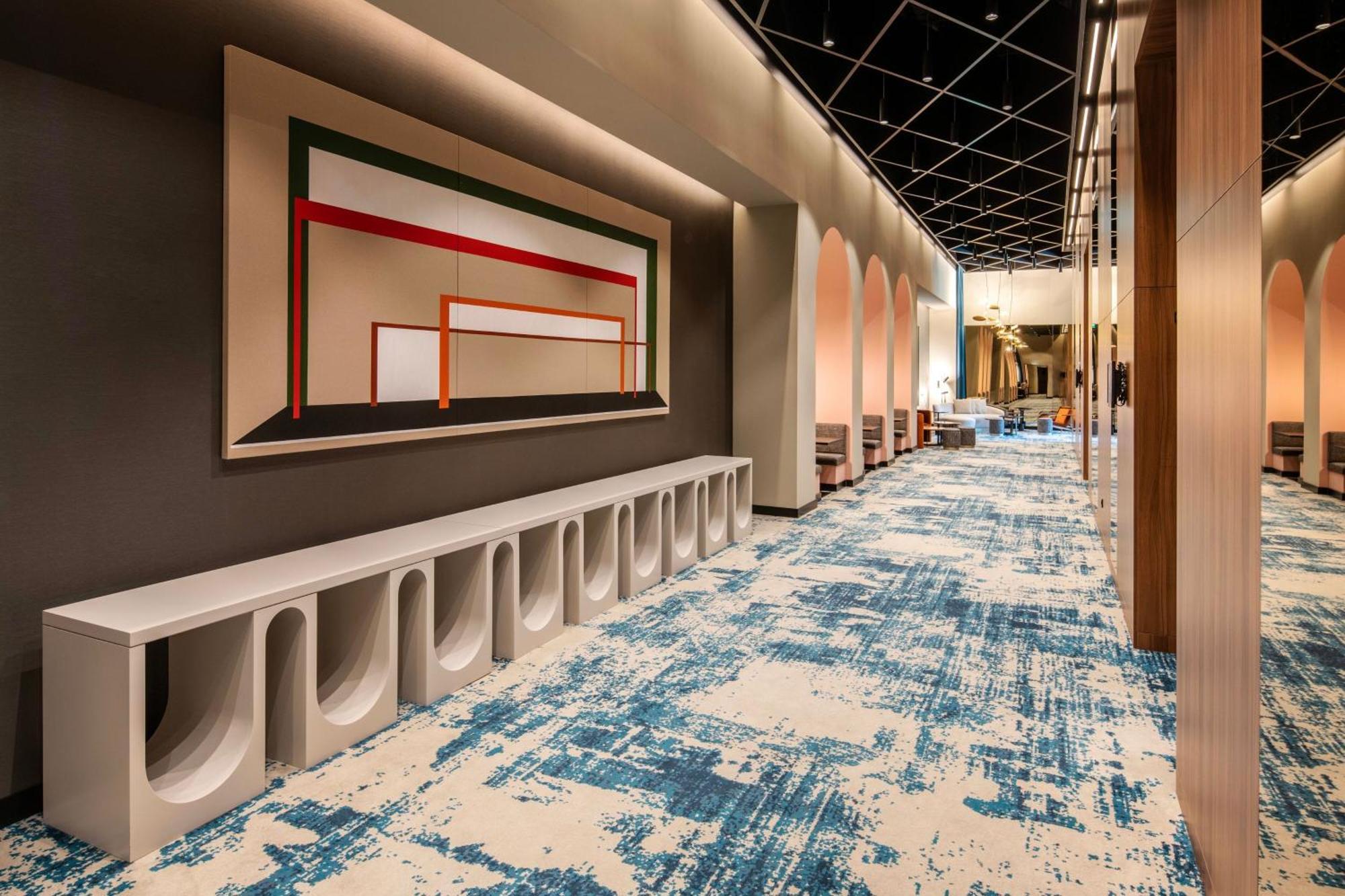 Renaissance Porto Lapa Hotel Exterior foto The interior of the new terminal