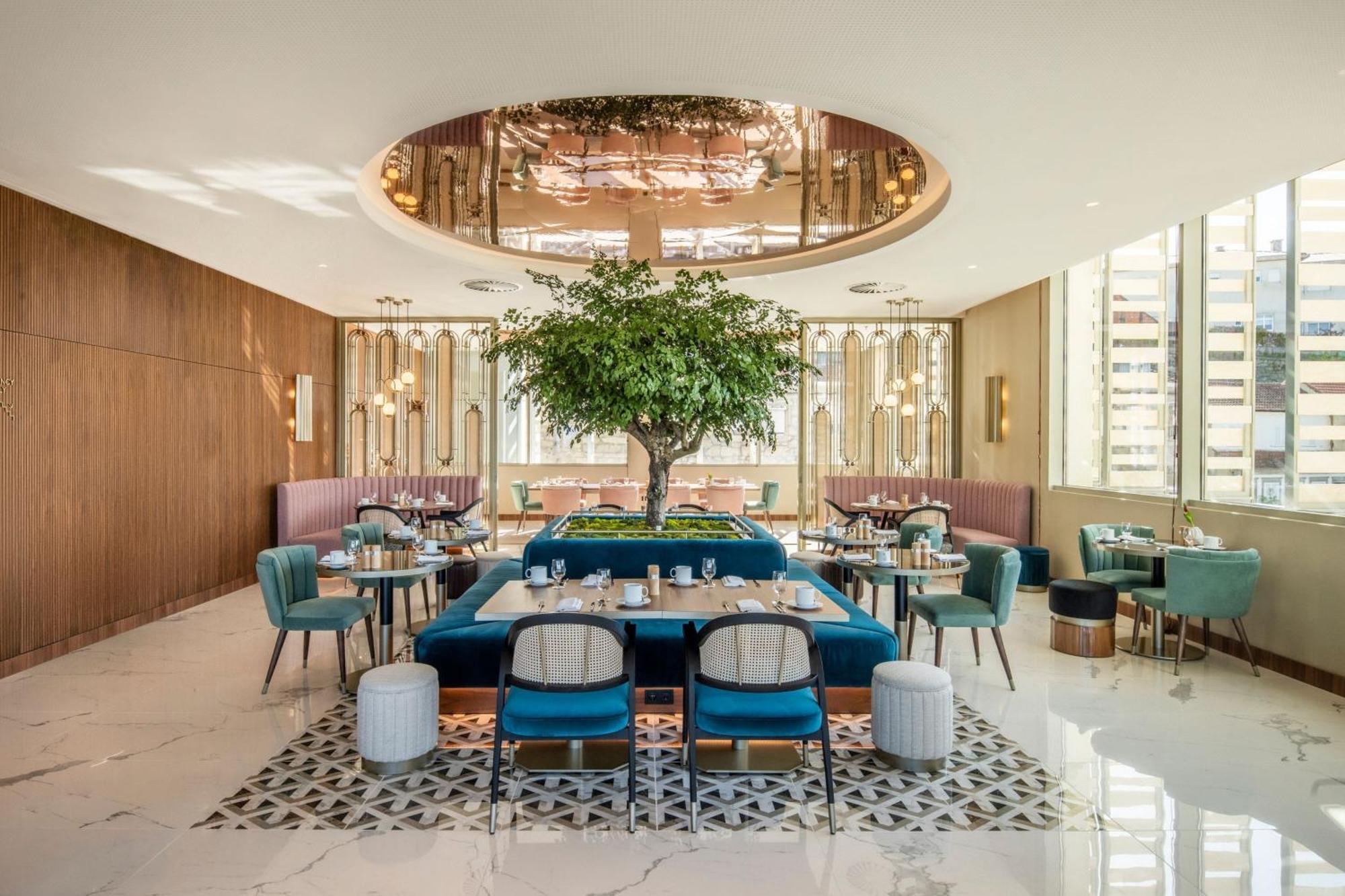 Renaissance Porto Lapa Hotel Exterior foto The restaurant